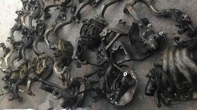 Audi A4 Çıkma Yedek Aks Taşıyıcı